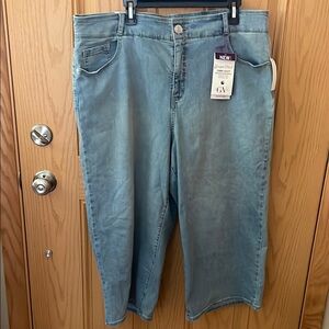Gloria Vanderbilt Blue Ankle Cropped Jeans
